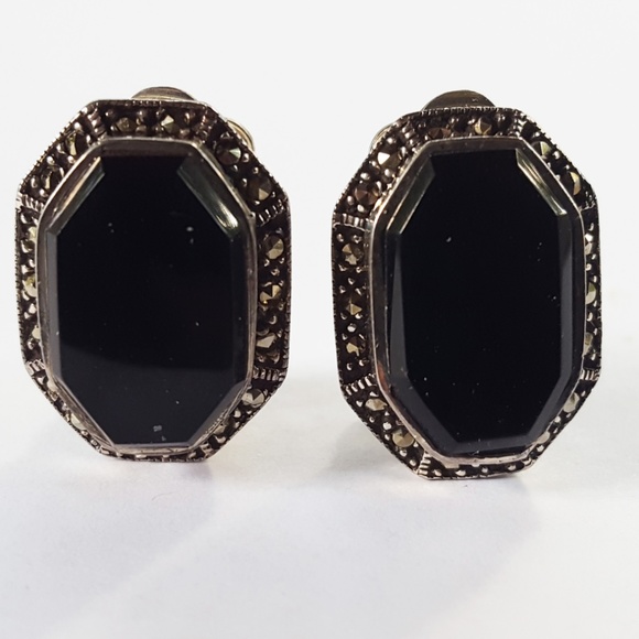 Silver And Black Stones Rectangular Clip Earrings - Picture 2 of 8